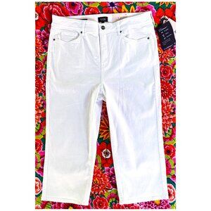 NYDJ  NWT white "thigh shaper" crops 16
